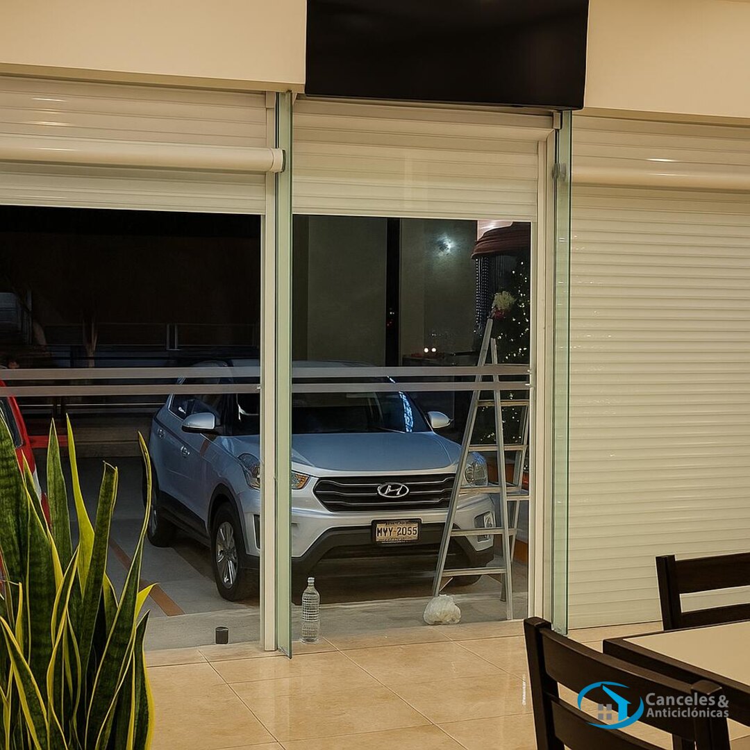 Cortinas enrollables para accesos: cómo organizar su uso cotidiano en casa
